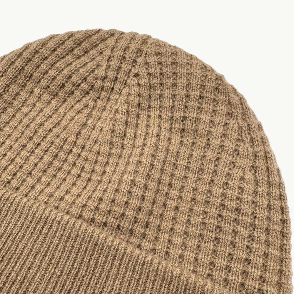 Everlane Waffle Knit Beanie 100% Wool Camel Tan One Size RWS Certified - Picture 5 of 9